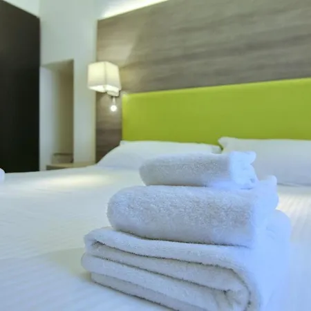 Italianway - Brenna Guest house *